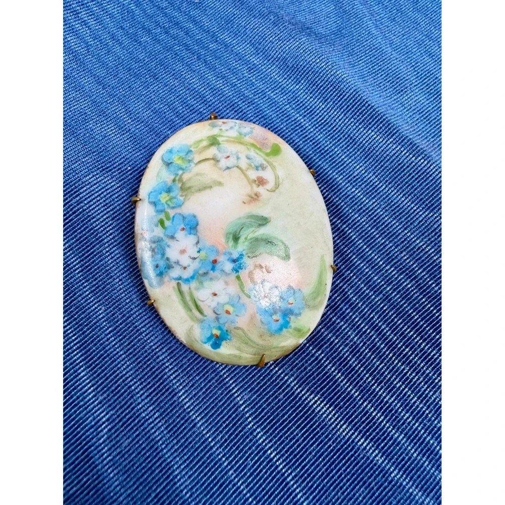 Vintage Hand Painted Porcelain Forget Me Not Floral Brooch Oval Brass Tone Pin